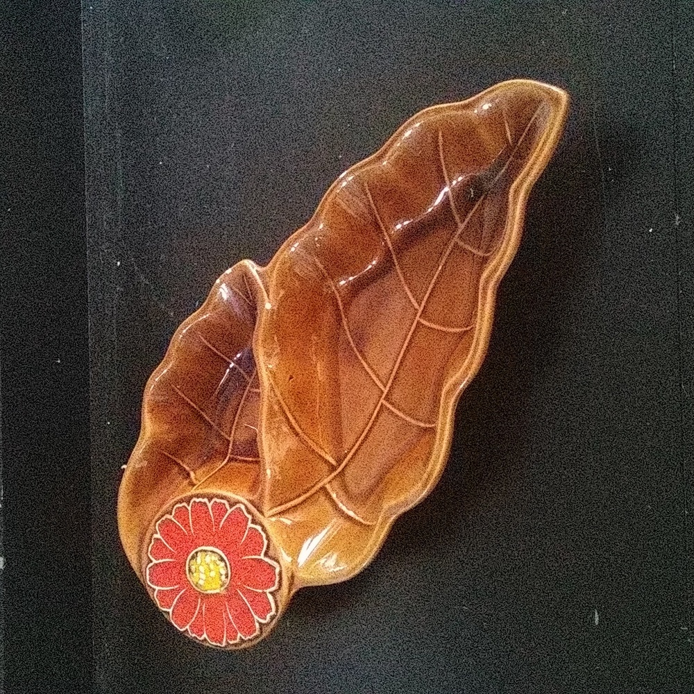 70's story condiment tray with orange daisy. Made in Japan